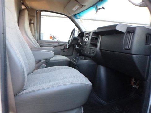 Used 2015 GMC Savana 2500 image 8