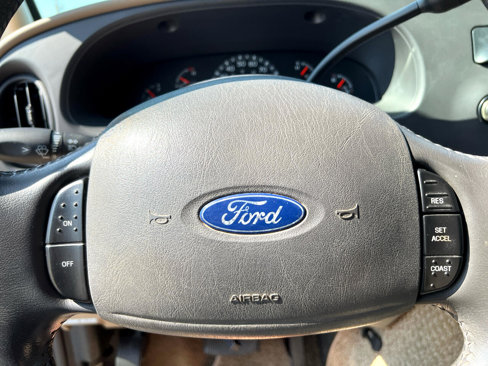 Used 2003 Ford E-150 and Econoline 150 image 42