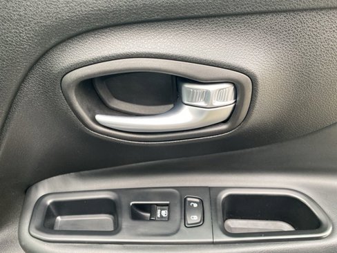 Certified 2016 Jeep Renegade Trailhawk image 13