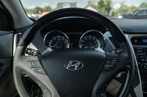 Used 2012 Hyundai Sonata SE image 15