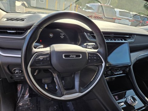 Used 2022 Jeep Grand Cherokee L Limited image 14