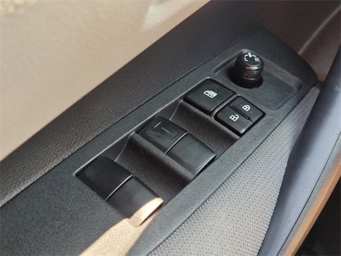 Used 2021 Toyota Corolla LE image 23