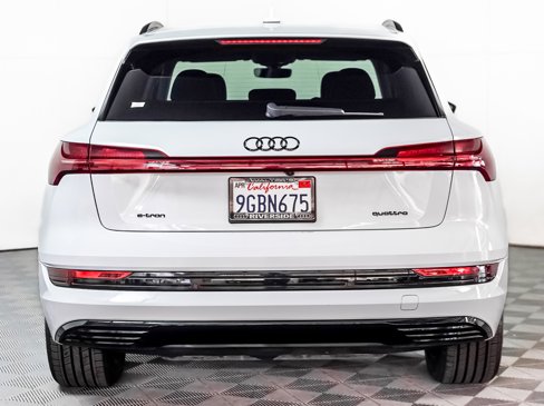 Used 2023 Audi e-tron Premium w/ Convenience Plus Package image 10