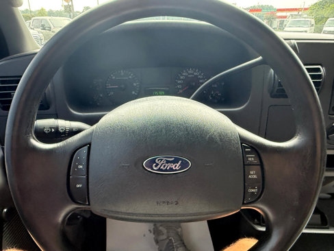 Used 2005 Ford F350 XL image 19