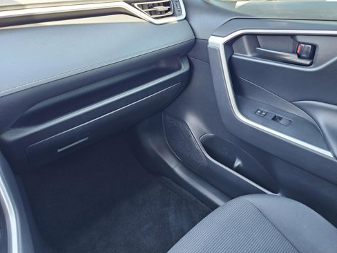 Used 2019 Toyota RAV4 LE image 25