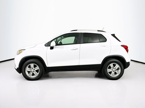 Used 2022 Chevrolet Trax LT w/ Driver Confidence Package image 4