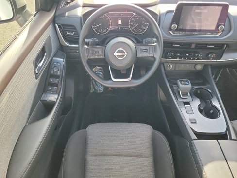 Certified 2022 Nissan Rogue SV image 17