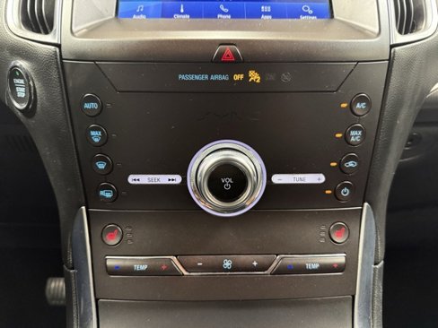 Used 2020 Ford Edge Titanium image 17
