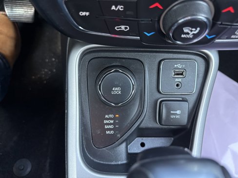 Used 2021 Jeep Compass Sport w/ Cold Weather Group image 11