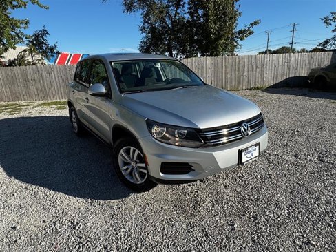 Used 2013 Volkswagen Tiguan S image 9