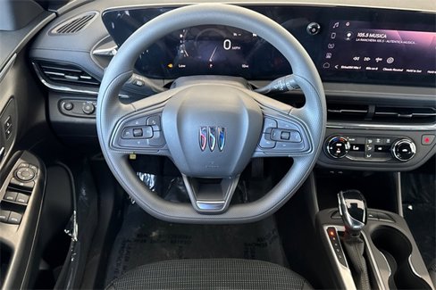 New 2025 Buick Envista Preferred image 15