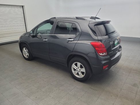 Used 2020 Chevrolet Trax LT w/ LT Convenience Package image 3