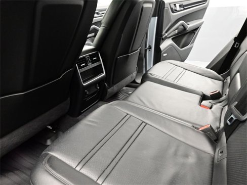 Certified 2020 Porsche Cayenne image 21