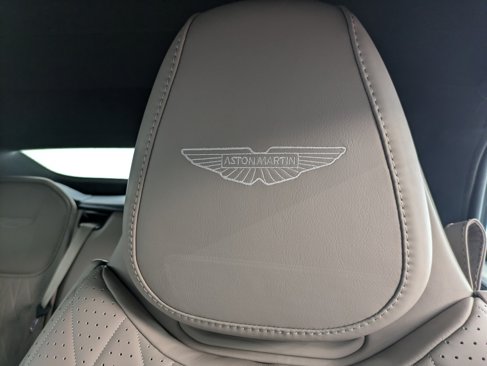 Used 2024 Aston Martin DB12 Convertible image 5