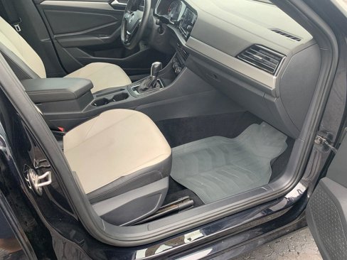 Used 2019 Volkswagen Jetta R-Line w/ R-Line Cold Weather Package image 10