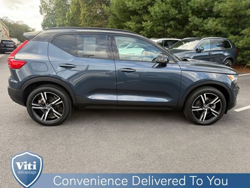 Certified 2022 Volvo XC40 T5 R-Design image 9