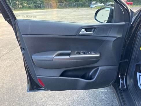 Used 2022 Kia Sportage LX image 10