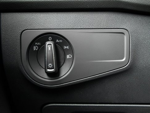 Used 2019 Volkswagen Tiguan SEL Premium R-Line image 17