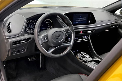 Certified 2020 Hyundai Sonata SEL Plus w/ Preferred Accessory Package image 13