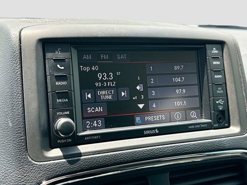Used 2018 Dodge Grand Caravan SE w/ UConnect Hands-Free Group image 15