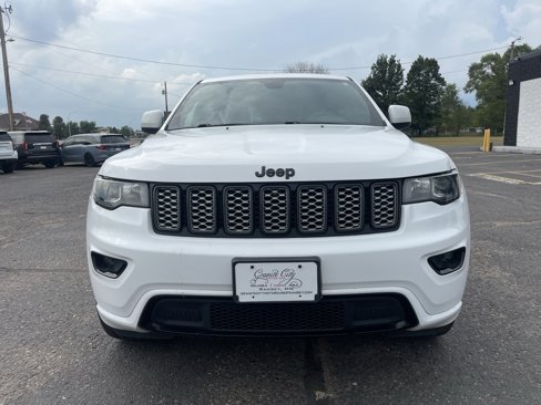 Used 2018 Jeep Grand Cherokee Altitude image 12