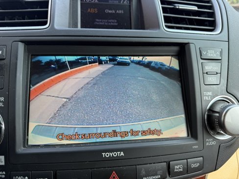 Used 2011 Toyota Highlander Limited image 24