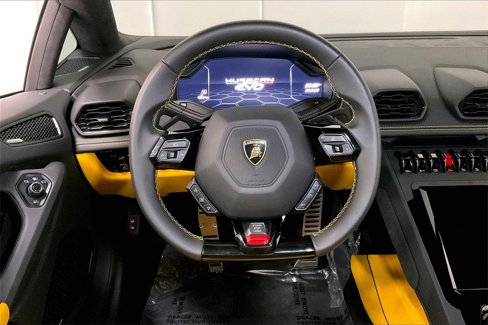 Used 2022 Lamborghini Huracan EVO image 9