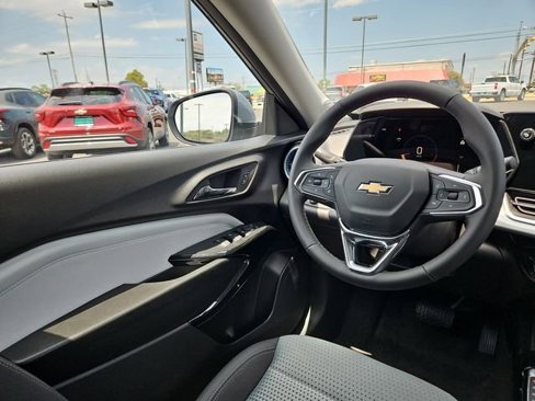 New 2025 Chevrolet Trax LT w/ Driver Confidence Package image 7