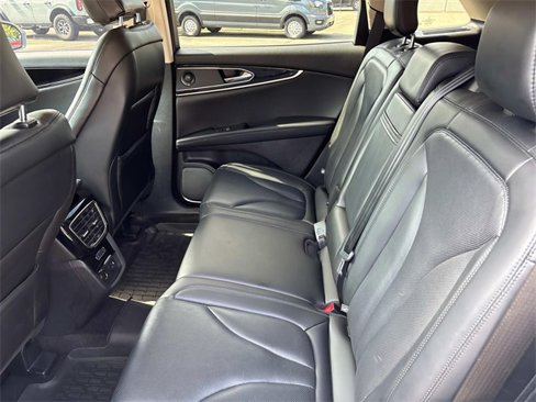 Used 2021 Lincoln Nautilus Reserve image 19