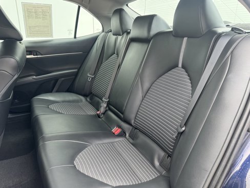 Used 2021 Toyota Camry SE image 12