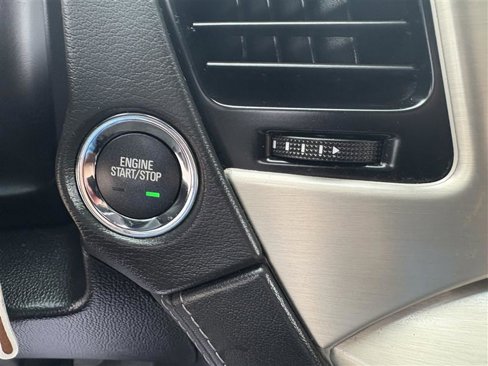 Used 2020 GMC Yukon XL Denali image 29