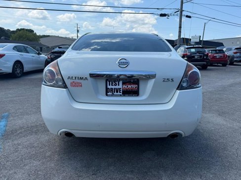 Used 2011 Nissan Altima 2.5 S w/ Convenience Pkg image 2