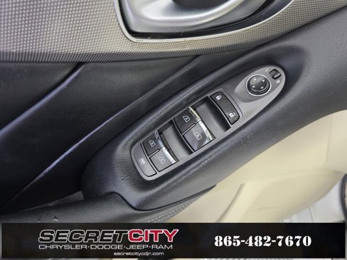 Used 2014 INFINITI Q50 Premium image 12