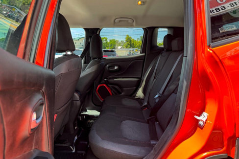 Used 2017 Jeep Renegade Trailhawk image 14