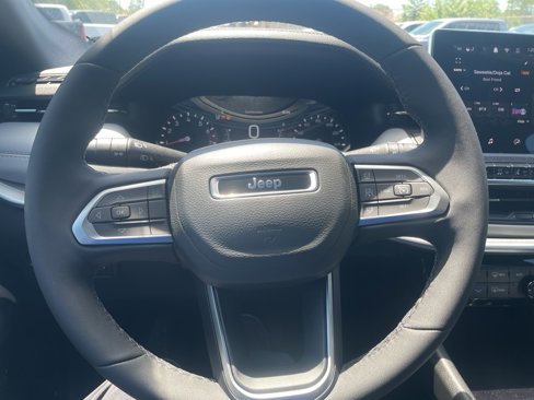 New 2025 Jeep Compass Limited image 16