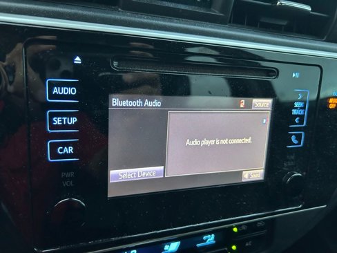 Used 2018 Toyota Corolla LE image 24