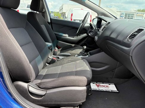 Used 2017 Kia Forte LX image 18