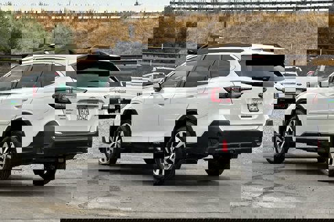 Certified 2022 Subaru Outback Premium image 6