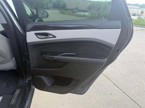 Used 2015 Cadillac SRX Luxury image 17
