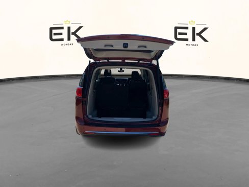 Used 2018 Chrysler Pacifica Limited image 13