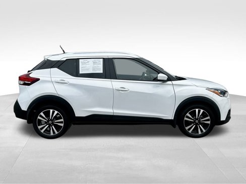 Used 2019 Nissan Kicks SV image 8