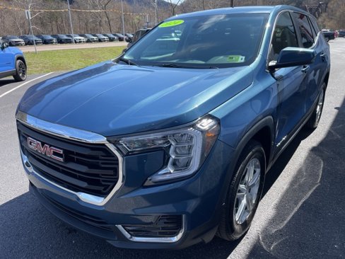 Used 2024 GMC Terrain SLE image 15