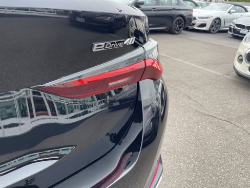 Used 2022 BMW i4 eDrive40 image 10