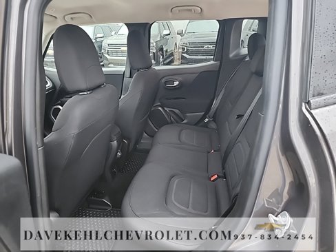 Used 2020 Jeep Renegade Latitude w/ Cold Weather Group image 17