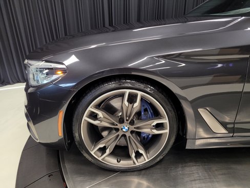 Used 2018 BMW M550i xDrive image 43