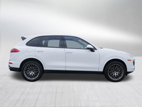 Used 2018 Porsche Cayenne Platinum Edition w/ Premium Package image 2
