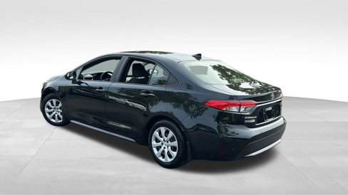 Used 2021 Toyota Corolla LE image 5