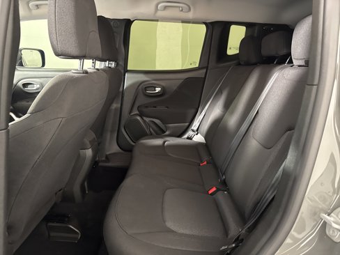 Used 2021 Jeep Renegade Sport image 17