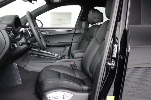 New 2026 Porsche Macan image 5