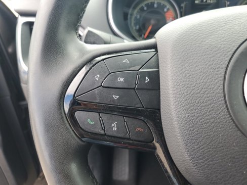 Used 2021 Jeep Cherokee Latitude Plus image 14